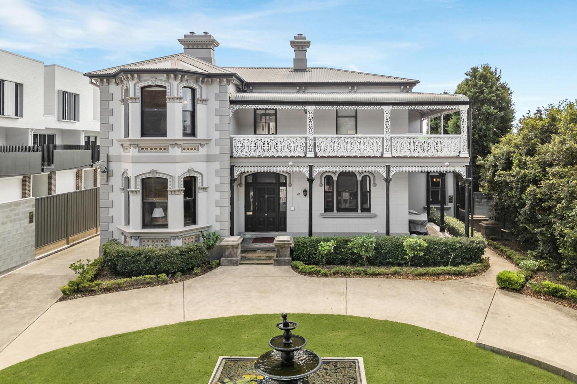 ホテル The Mansion ニューカッスル エクステリア 写真