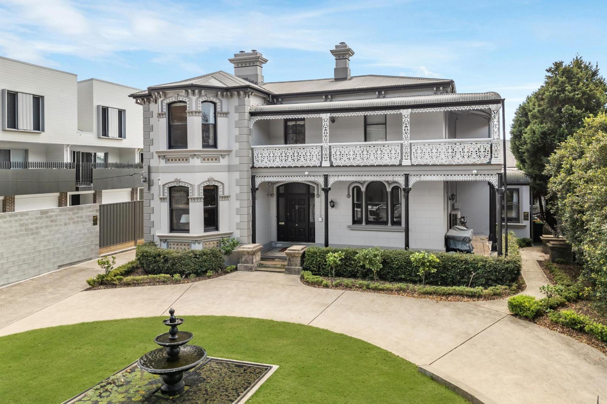 ホテル The Mansion ニューカッスル エクステリア 写真